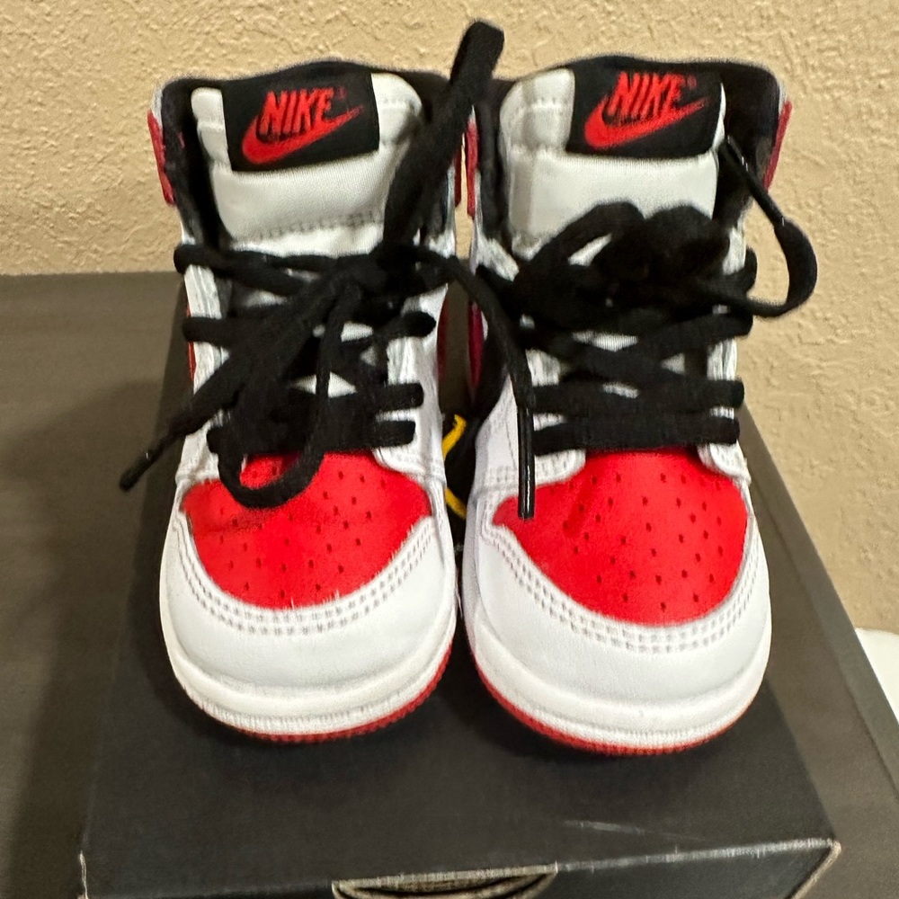 Jordan 1s (Toddler)